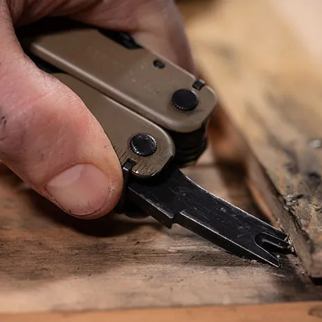 Leatherman - SUPER TOOL 300M Military Coyote - 18 Funkcji z kaburą